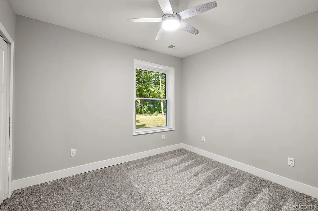 5771 Gratiot Avenue St. Clair Township MI 48079