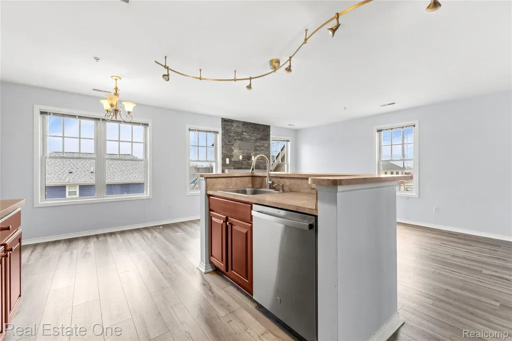 3939 Forester Boulevard Auburn Hills City MI 48326