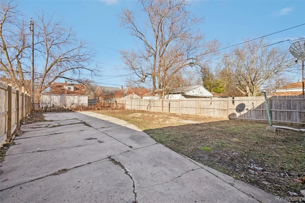 14141 Edmore Drive Detroit City MI 48205