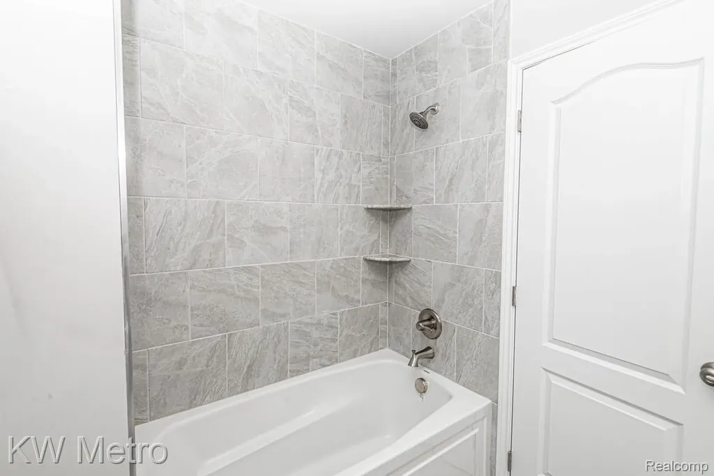 2728 John Bartley Circle Sterling Heights City MI 48310