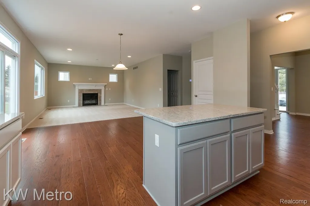 2728 John Bartley Circle Sterling Heights City MI 48310