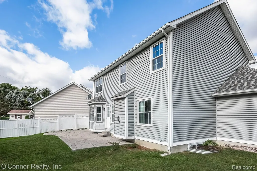 955 Covington Marysville City MI 48040