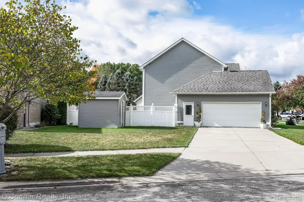 955 Covington Marysville City MI 48040