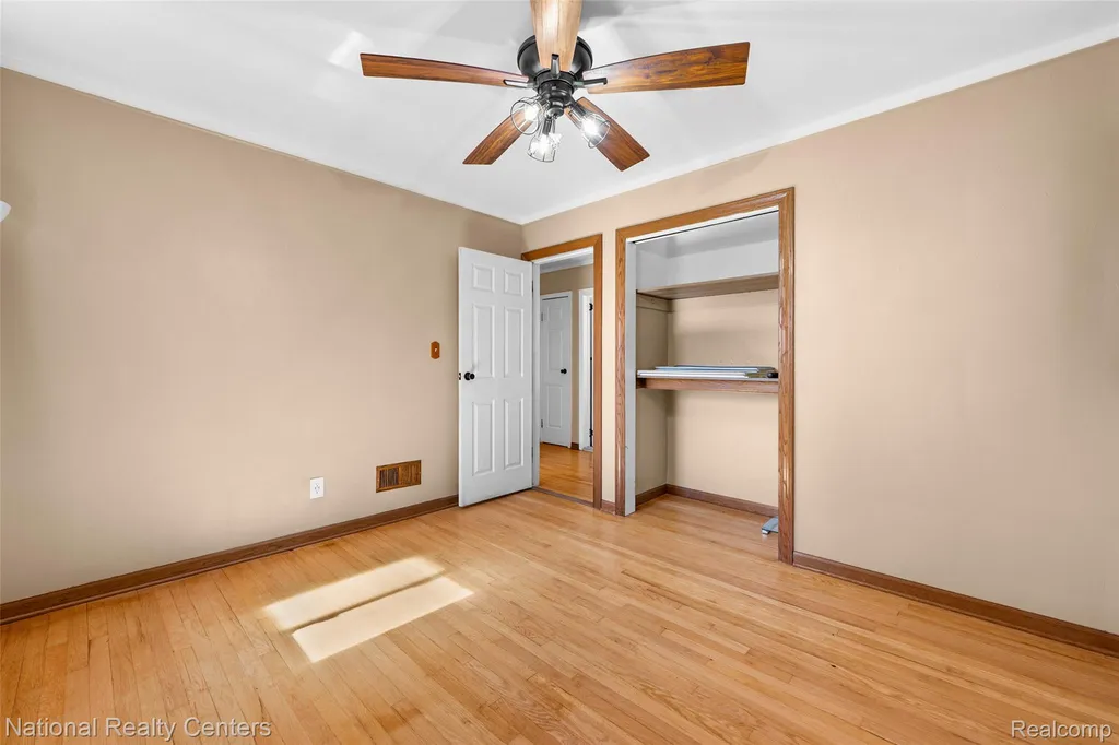 28923 Westfield Street Livonia City MI 48150