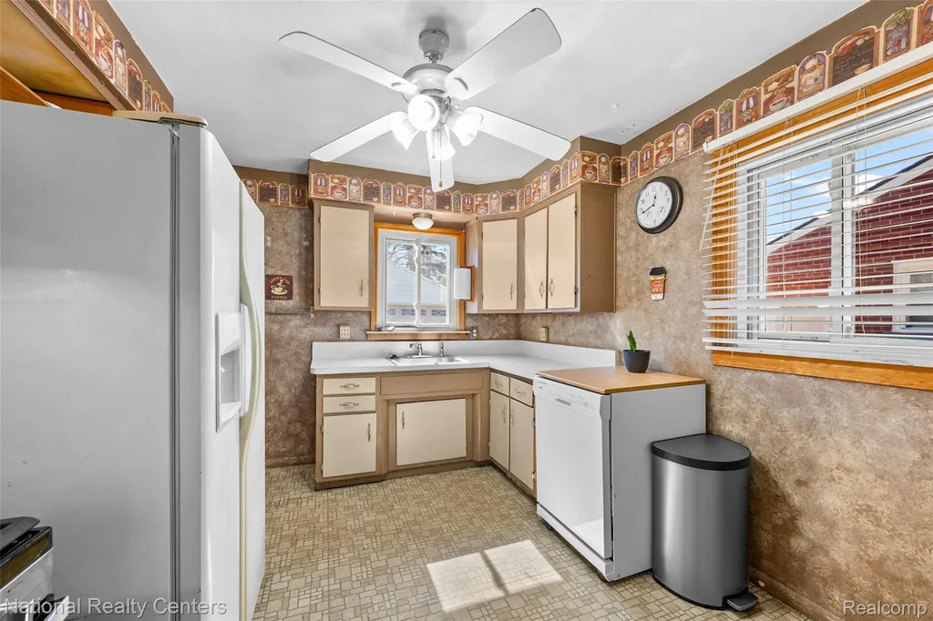 28923 Westfield Street Livonia City MI 48150