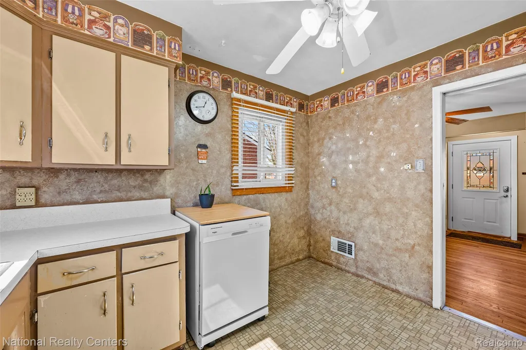 28923 Westfield Street Livonia City MI 48150