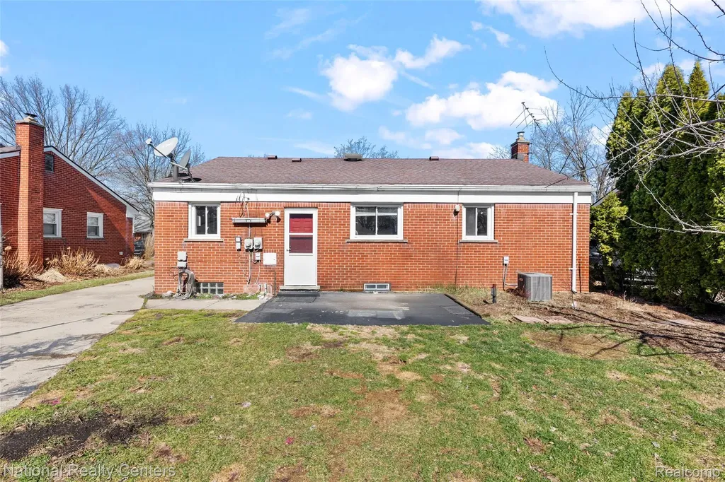 28923 Westfield Street Livonia City MI 48150
