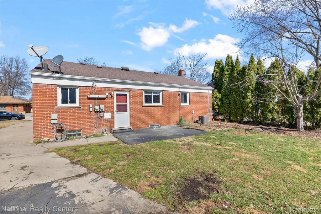 28923 Westfield Street Livonia City MI 48150