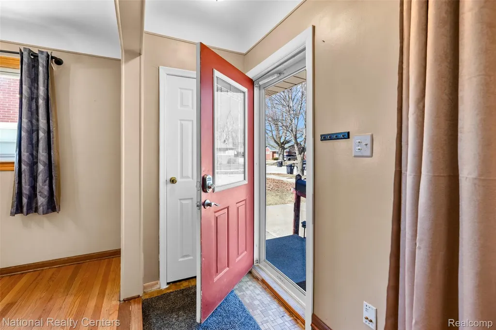 28923 Westfield Street Livonia City MI 48150