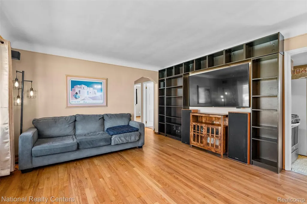 28923 Westfield Street Livonia City MI 48150