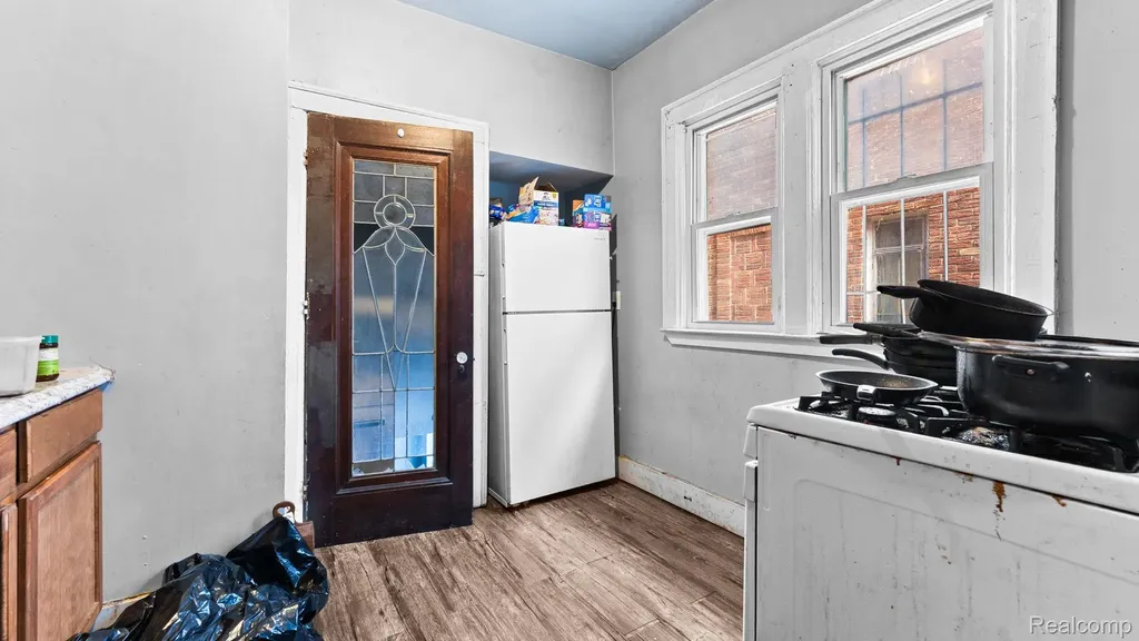 2951 Leslie Street Detroit City MI 48238