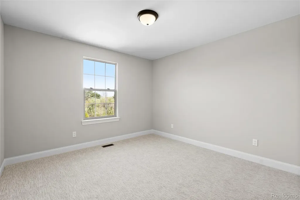 56270 Stone Falcon E Shelby Charter Township MI 48316