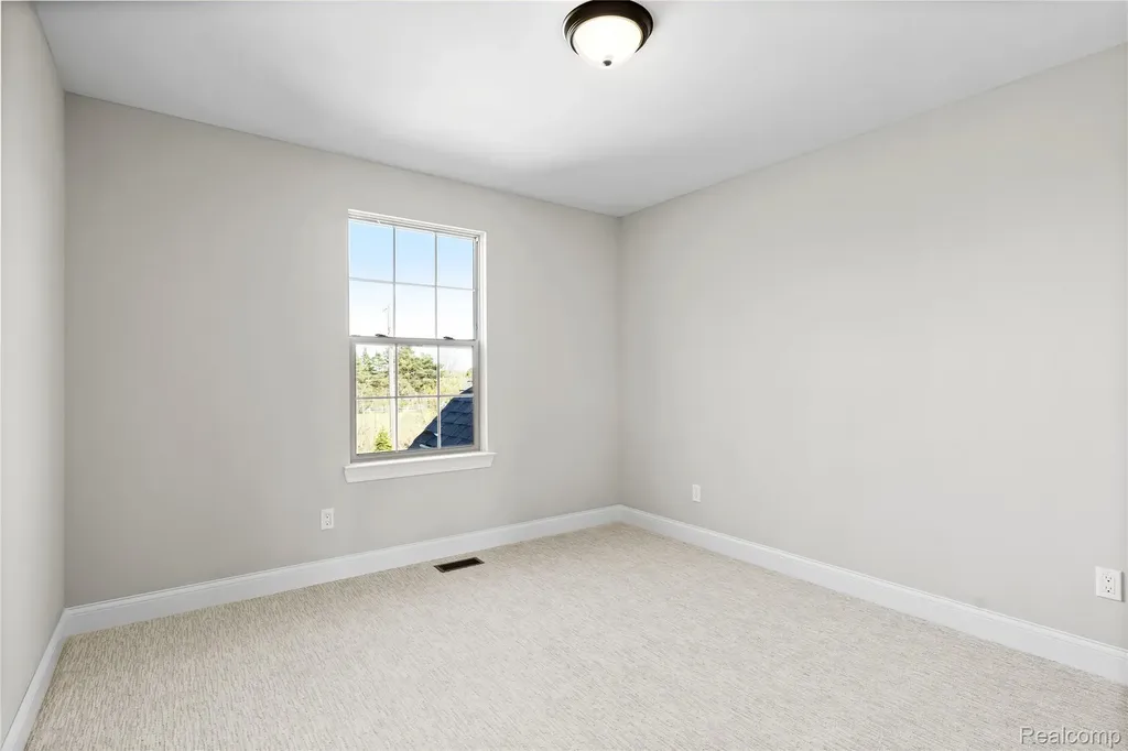 56270 Stone Falcon E Shelby Charter Township MI 48316