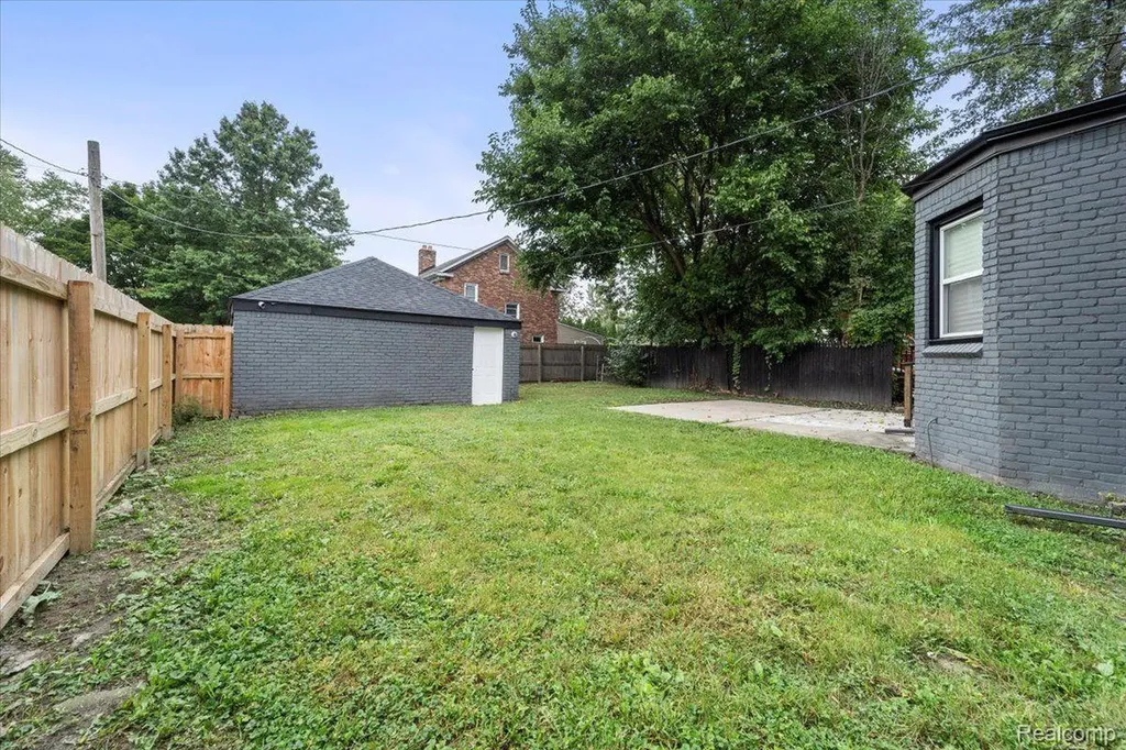 11943 E Outer Drive Detroit City MI 48224