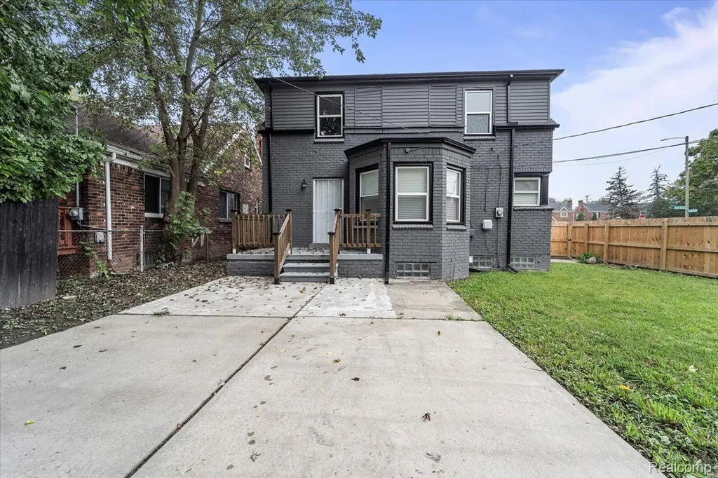11943 E Outer Drive Detroit City MI 48224