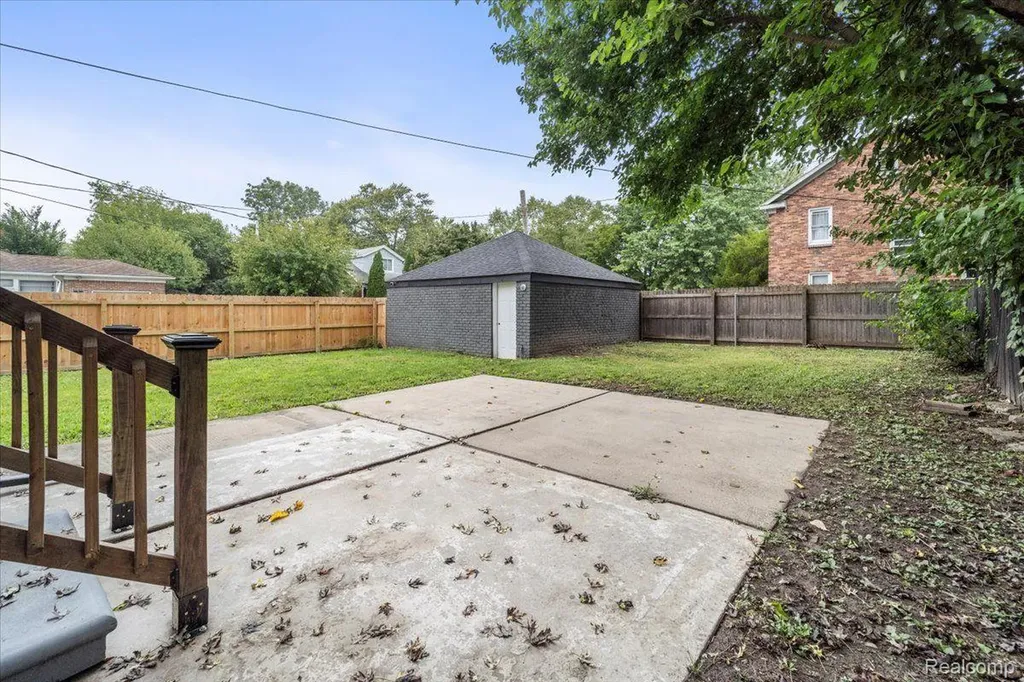 11943 E Outer Drive Detroit City MI 48224