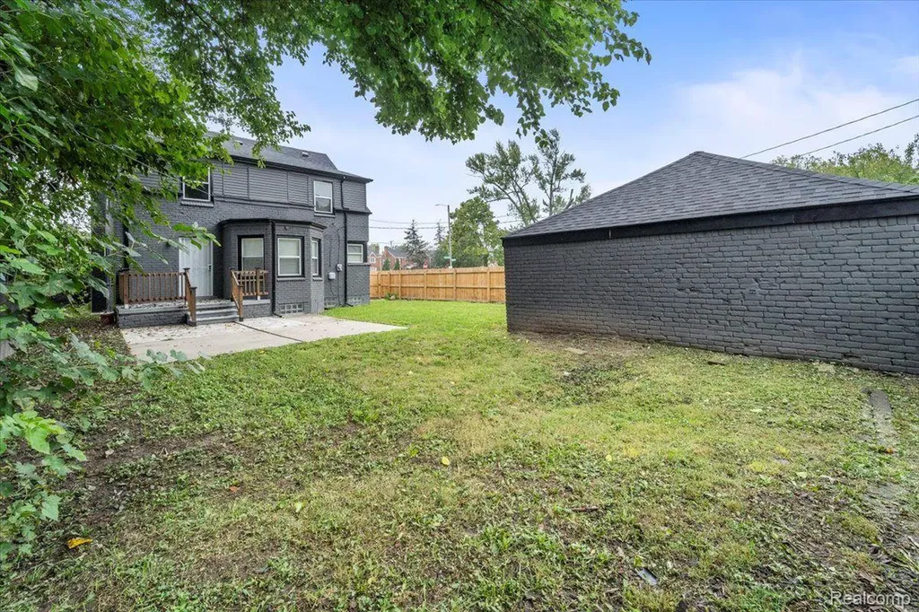 11943 E Outer Drive Detroit City MI 48224