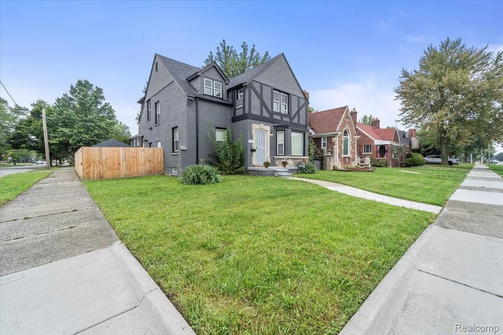 11943 E Outer Drive Detroit City MI 48224