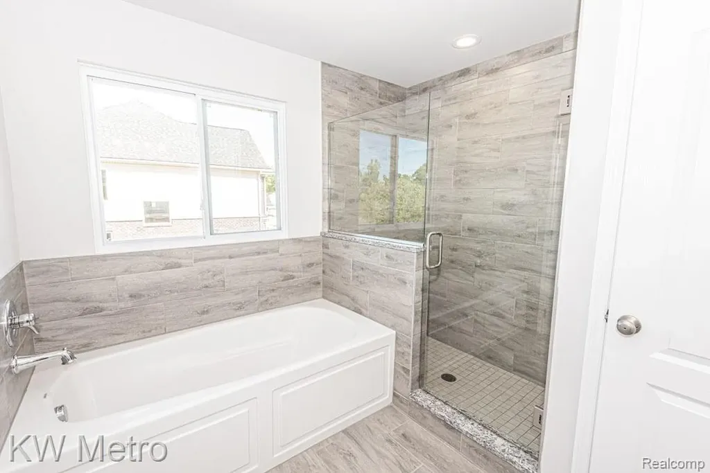 2760 John Bartley Circle Sterling Heights City MI 48310