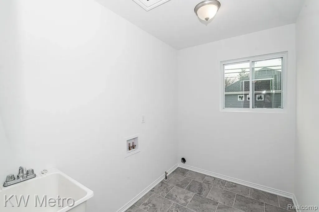 2760 John Bartley Circle Sterling Heights City MI 48310