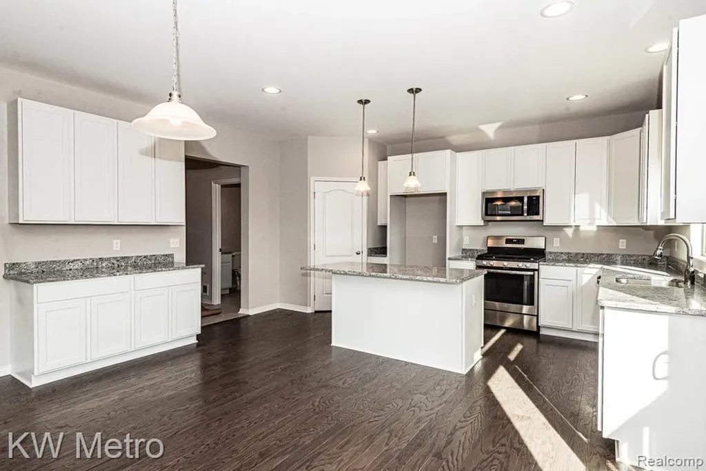 2760 John Bartley Circle Sterling Heights City MI 48310