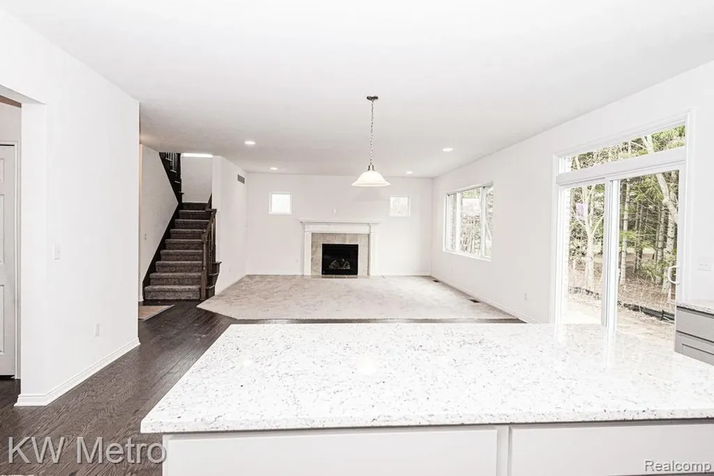 2760 John Bartley Circle Sterling Heights City MI 48310