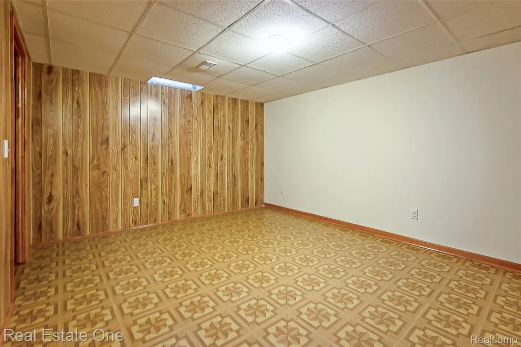 62181 Arlington Circle South Lyon City MI 48178