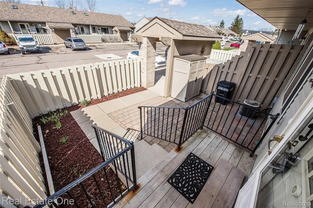 62181 Arlington Circle South Lyon City MI 48178