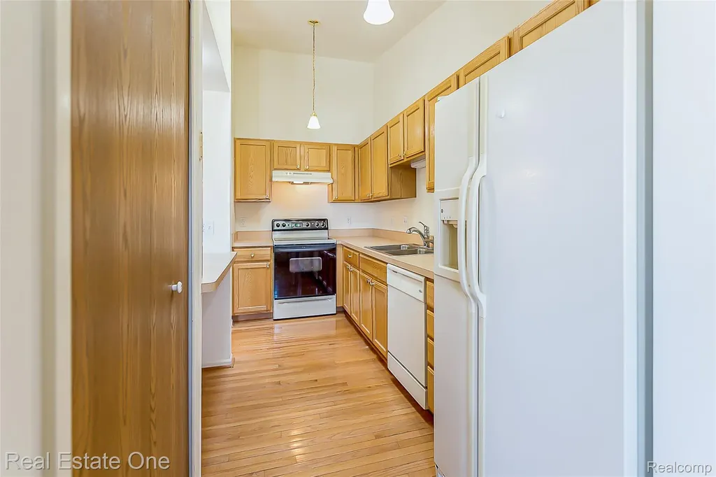 62181 Arlington Circle South Lyon City MI 48178
