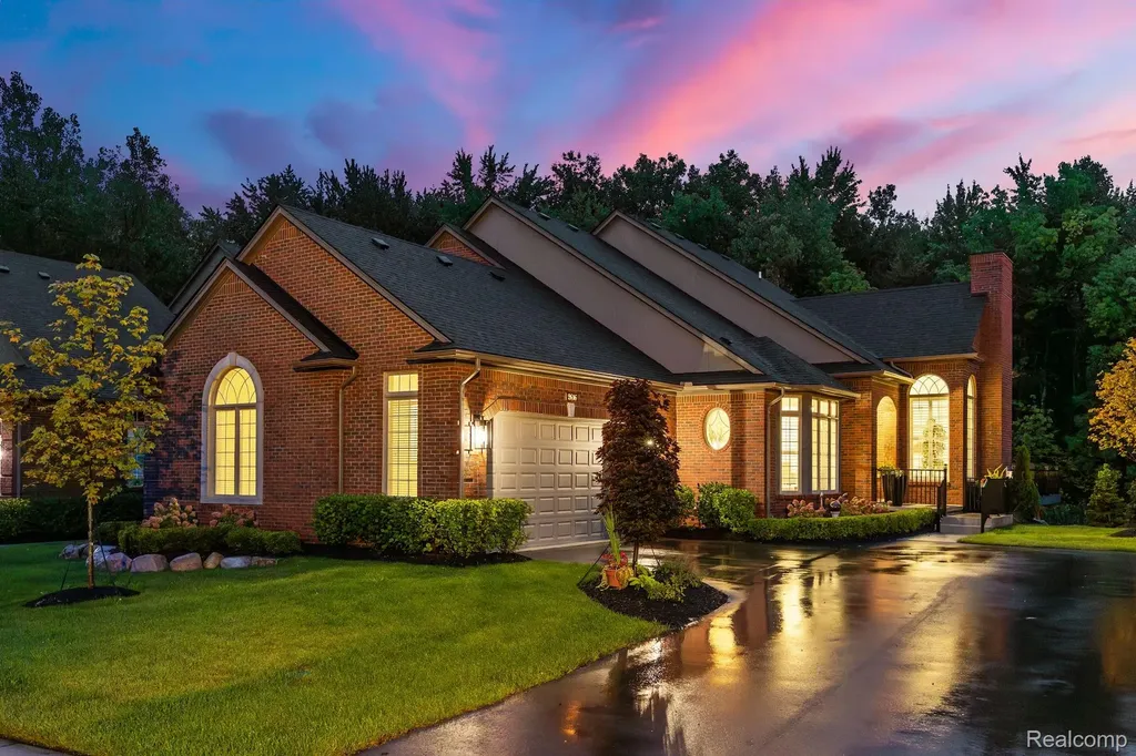 2515 Barberry Drive Shelby Charter Township MI 48316