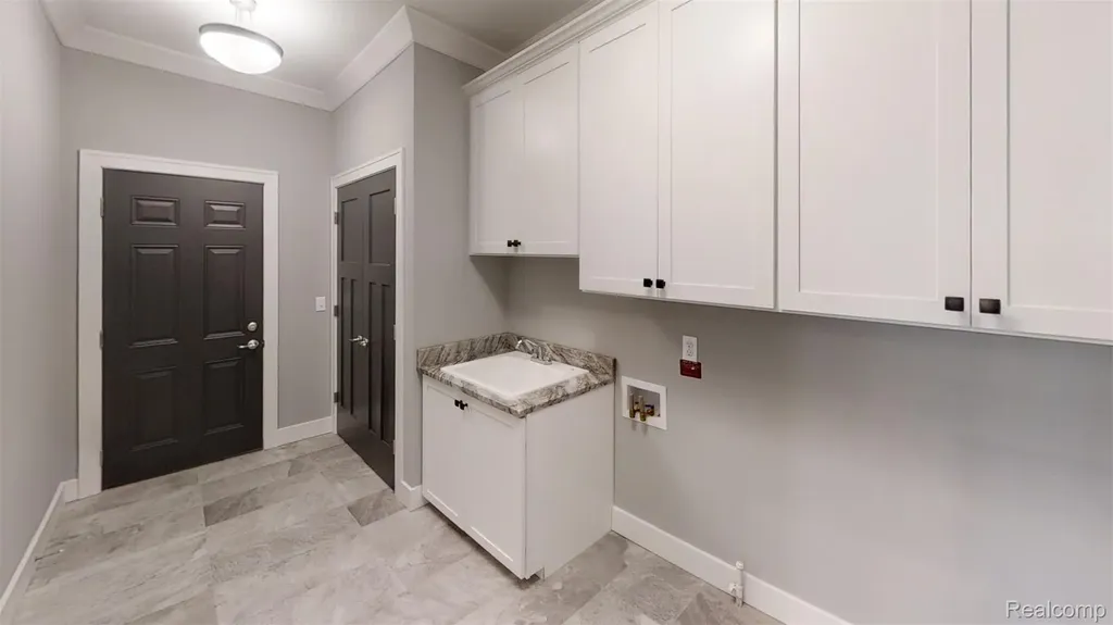 2515 Barberry Drive Shelby Charter Township MI 48316