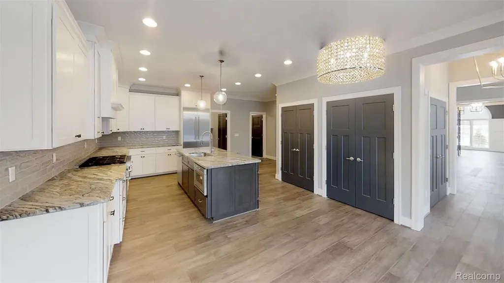 2515 Barberry Drive Shelby Charter Township MI 48316