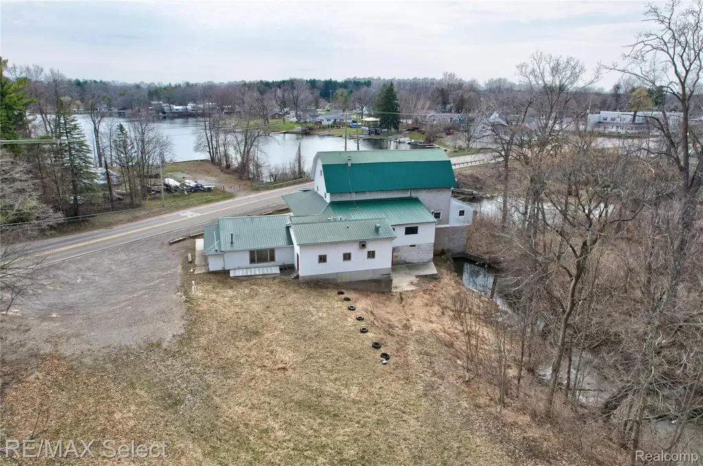 8572 Silver Lake Road Argentine Township MI 48451