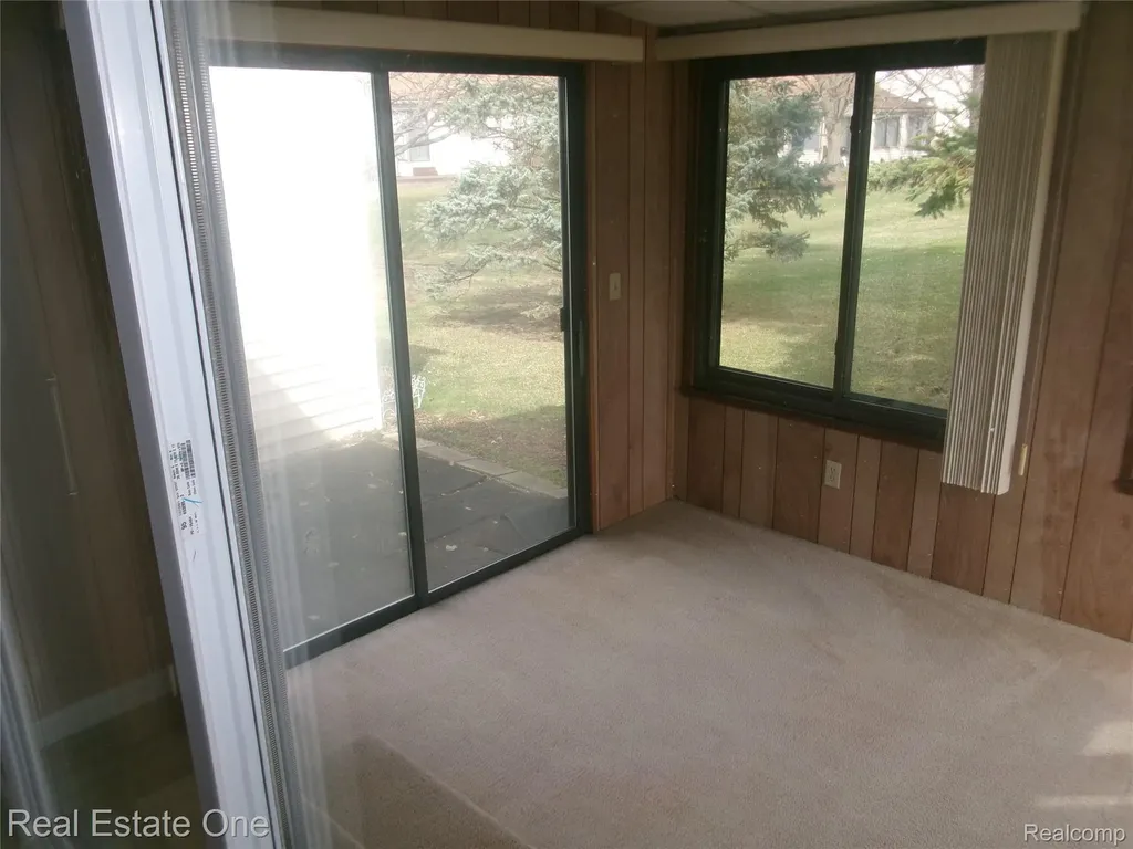 25832 Lexington South Lyon City MI 48178