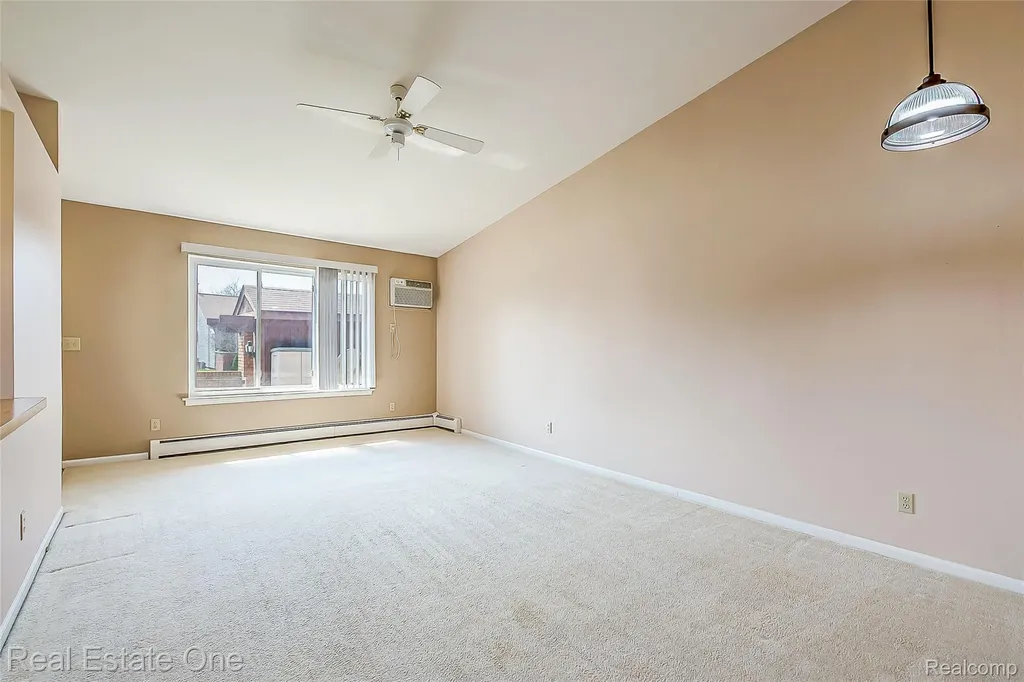 25832 Lexington South Lyon City MI 48178