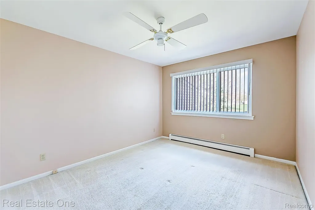 25832 Lexington South Lyon City MI 48178