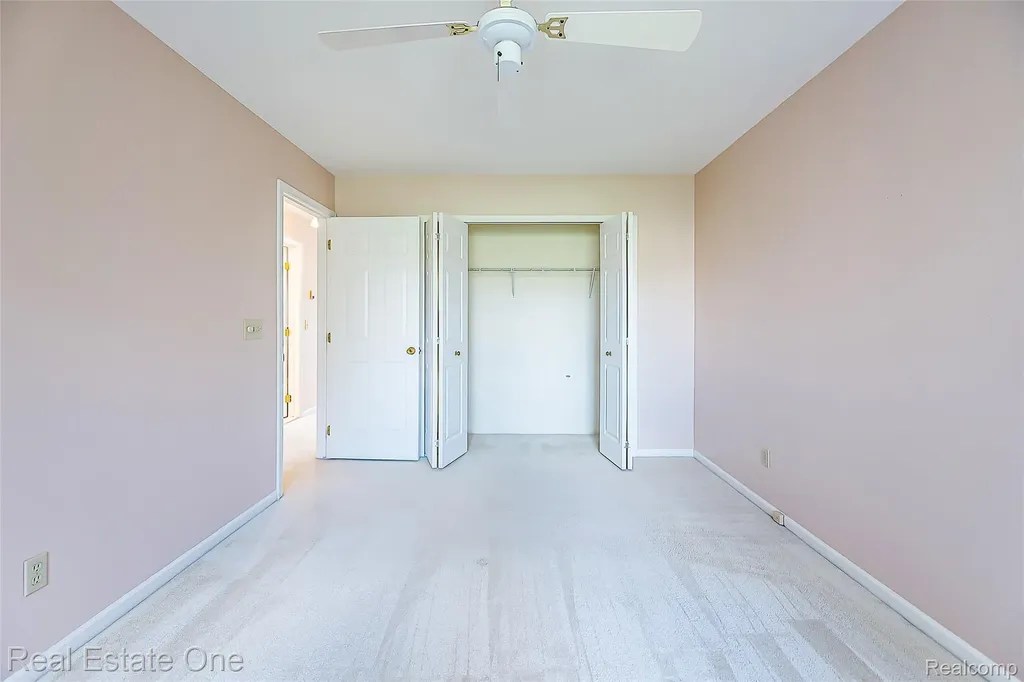 25832 Lexington South Lyon City MI 48178