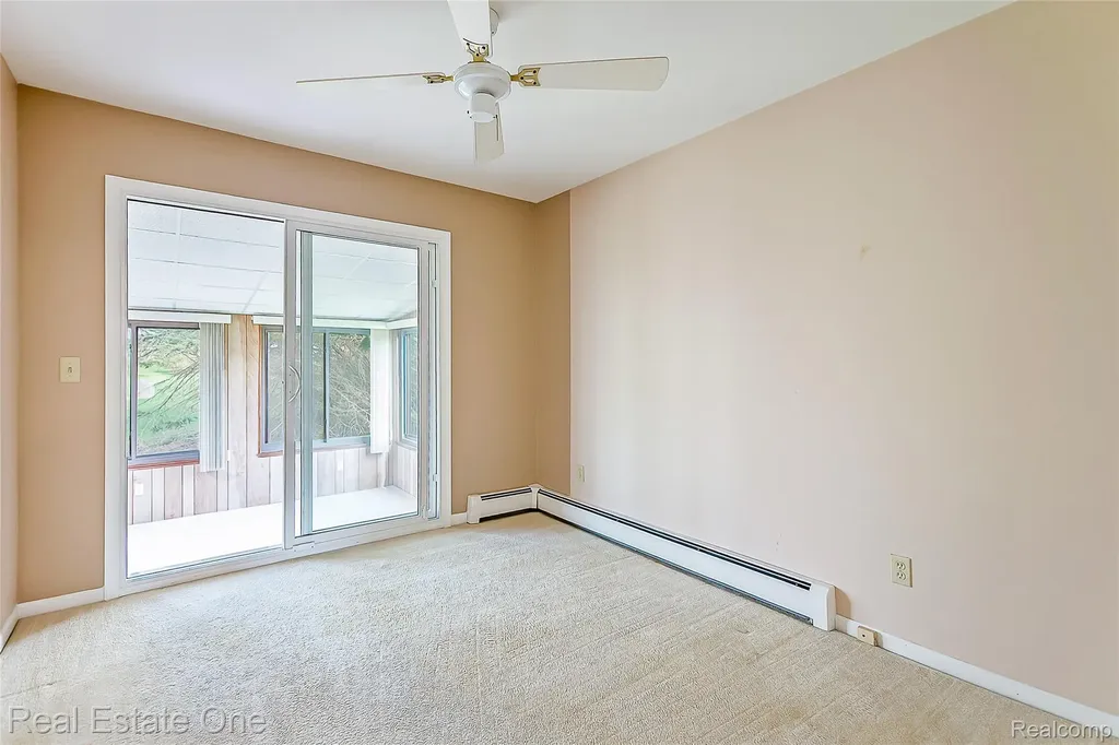 25832 Lexington South Lyon City MI 48178