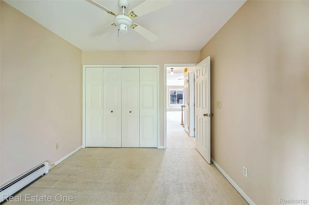 25832 Lexington South Lyon City MI 48178