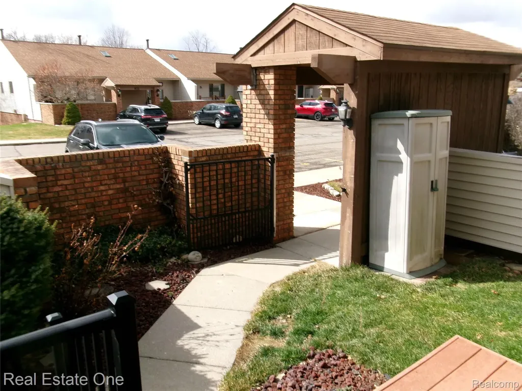 25832 Lexington South Lyon City MI 48178