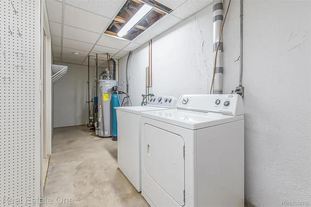 25832 Lexington South Lyon City MI 48178