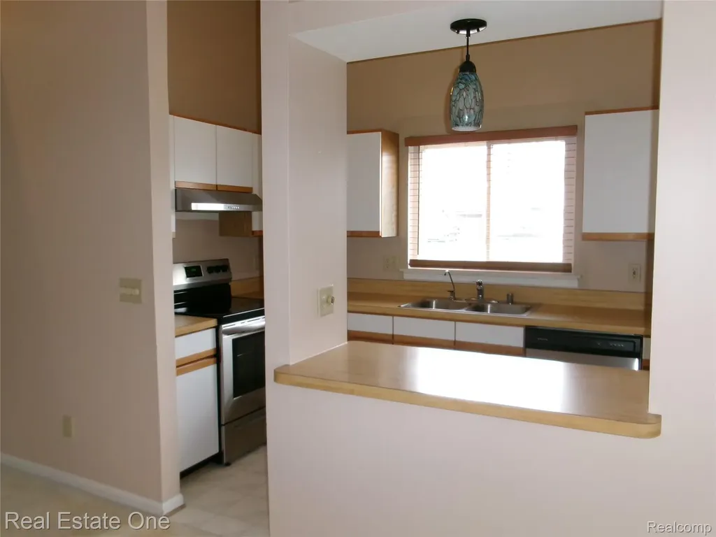 25832 Lexington South Lyon City MI 48178