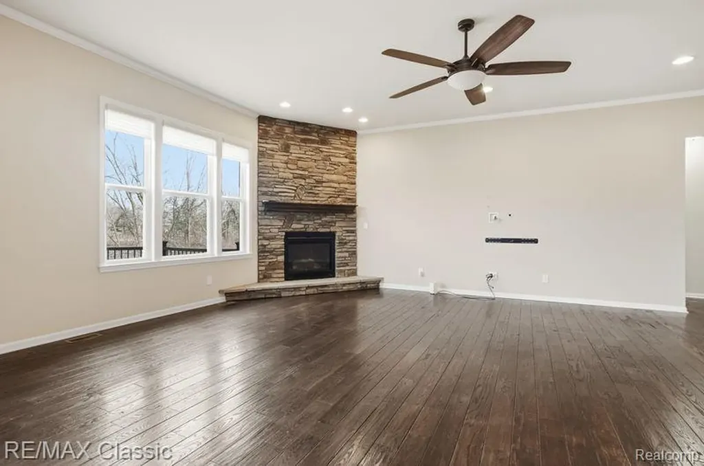 22822 Shepherds Hollow Drive Lyon Charter Township MI 48178