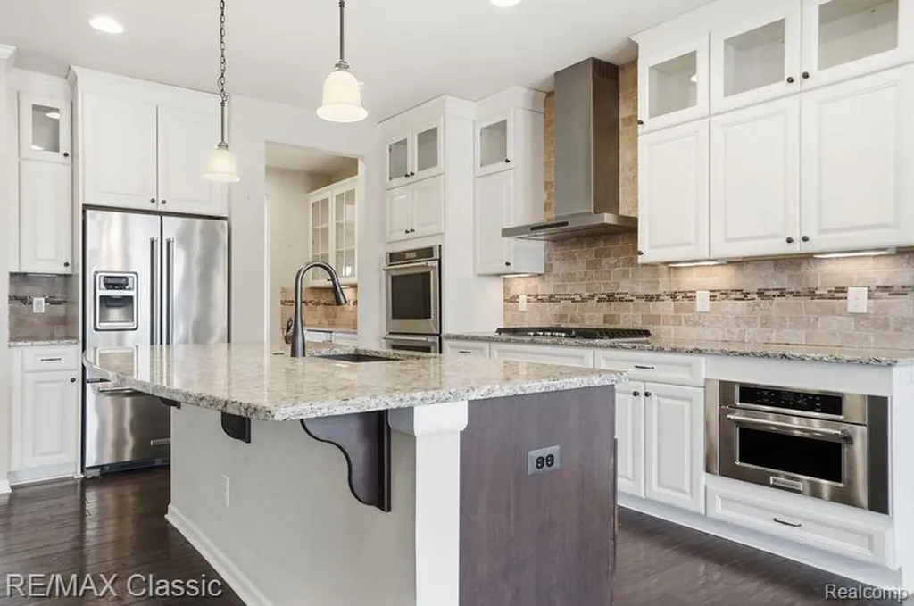 22822 Shepherds Hollow Drive Lyon Charter Township MI 48178