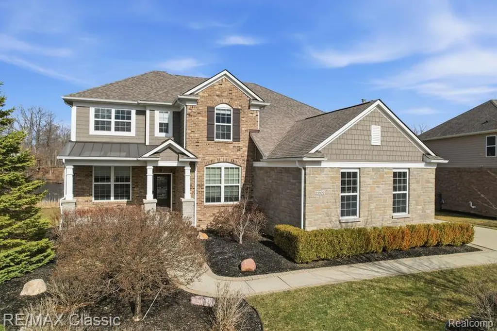 22822 Shepherds Hollow Drive Lyon Charter Township MI 48178