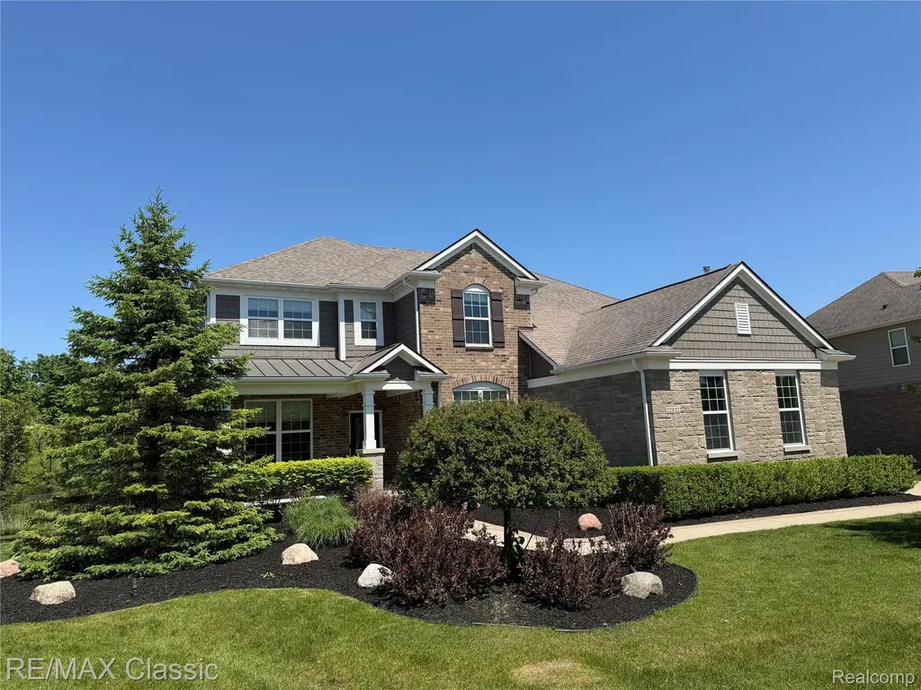 22822 Shepherds Hollow Drive Lyon Charter Township MI 48178