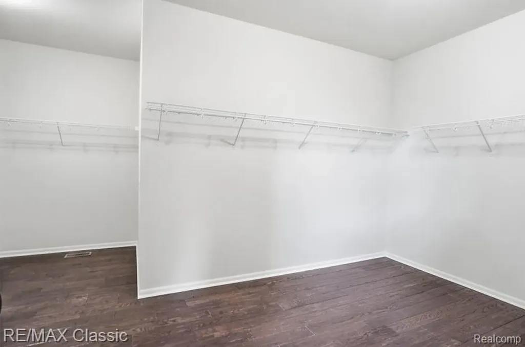 22822 Shepherds Hollow Drive Lyon Charter Township MI 48178