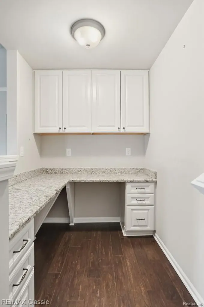 22822 Shepherds Hollow Drive Lyon Charter Township MI 48178