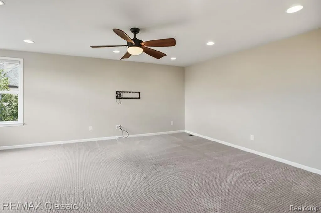 22822 Shepherds Hollow Drive Lyon Charter Township MI 48178
