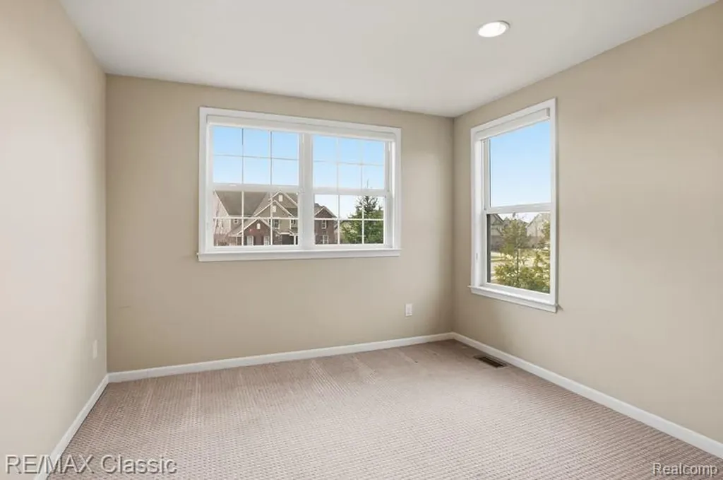 22822 Shepherds Hollow Drive Lyon Charter Township MI 48178